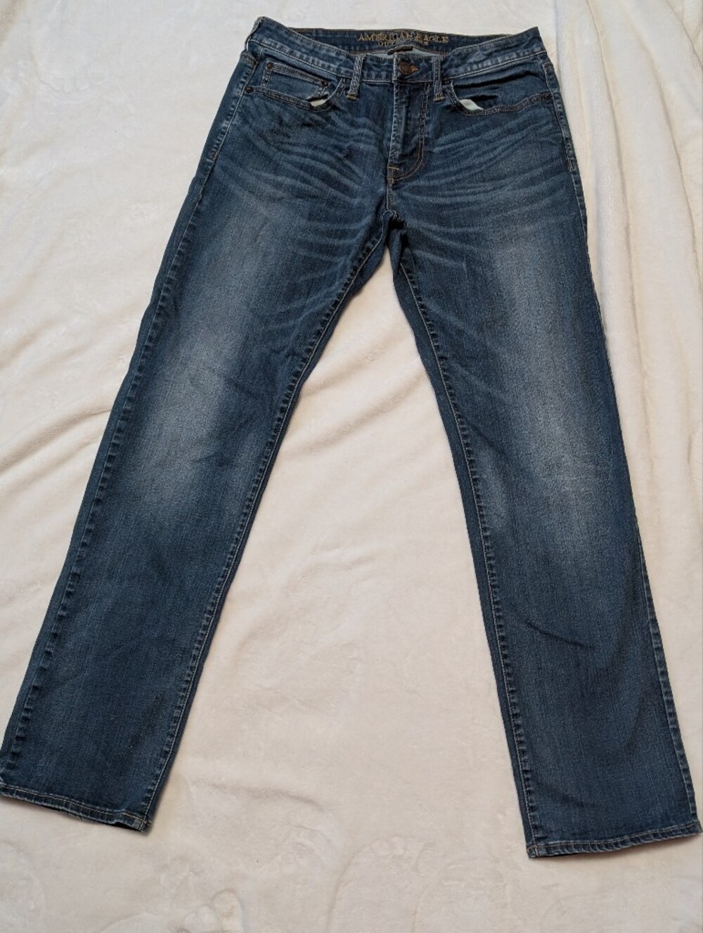 American Eagle Outfitters Women's Straight Leg Jeans in Faded Indigo Blue